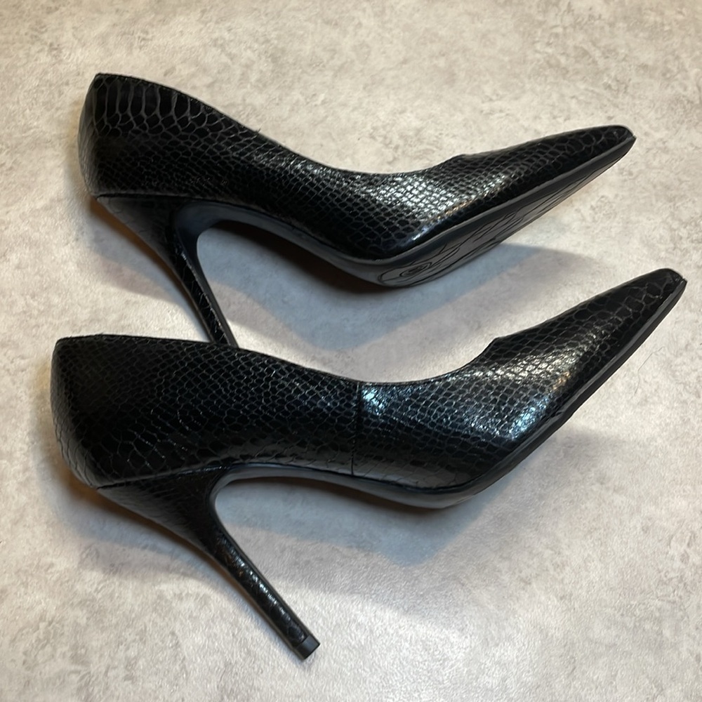 Sam & Libby women’s black reptile print heels. Size 10 - Picture 7 of 12